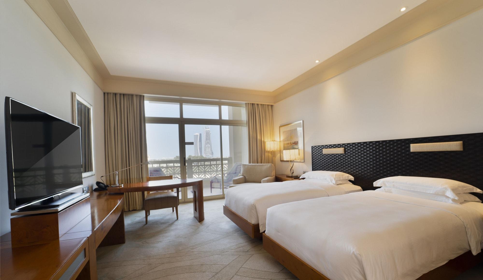 Grand Hyatt & 5*