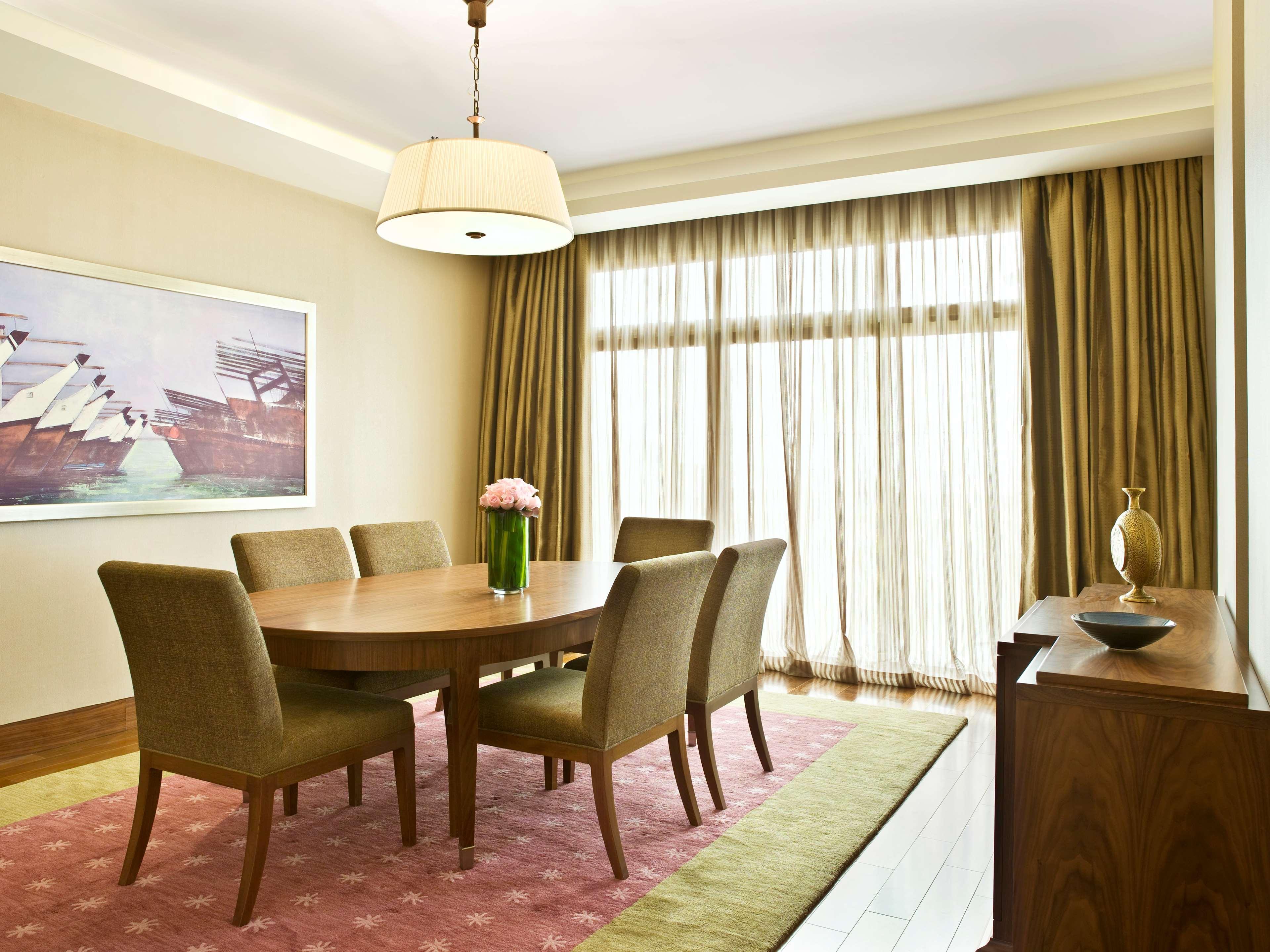 Grand Hyatt &