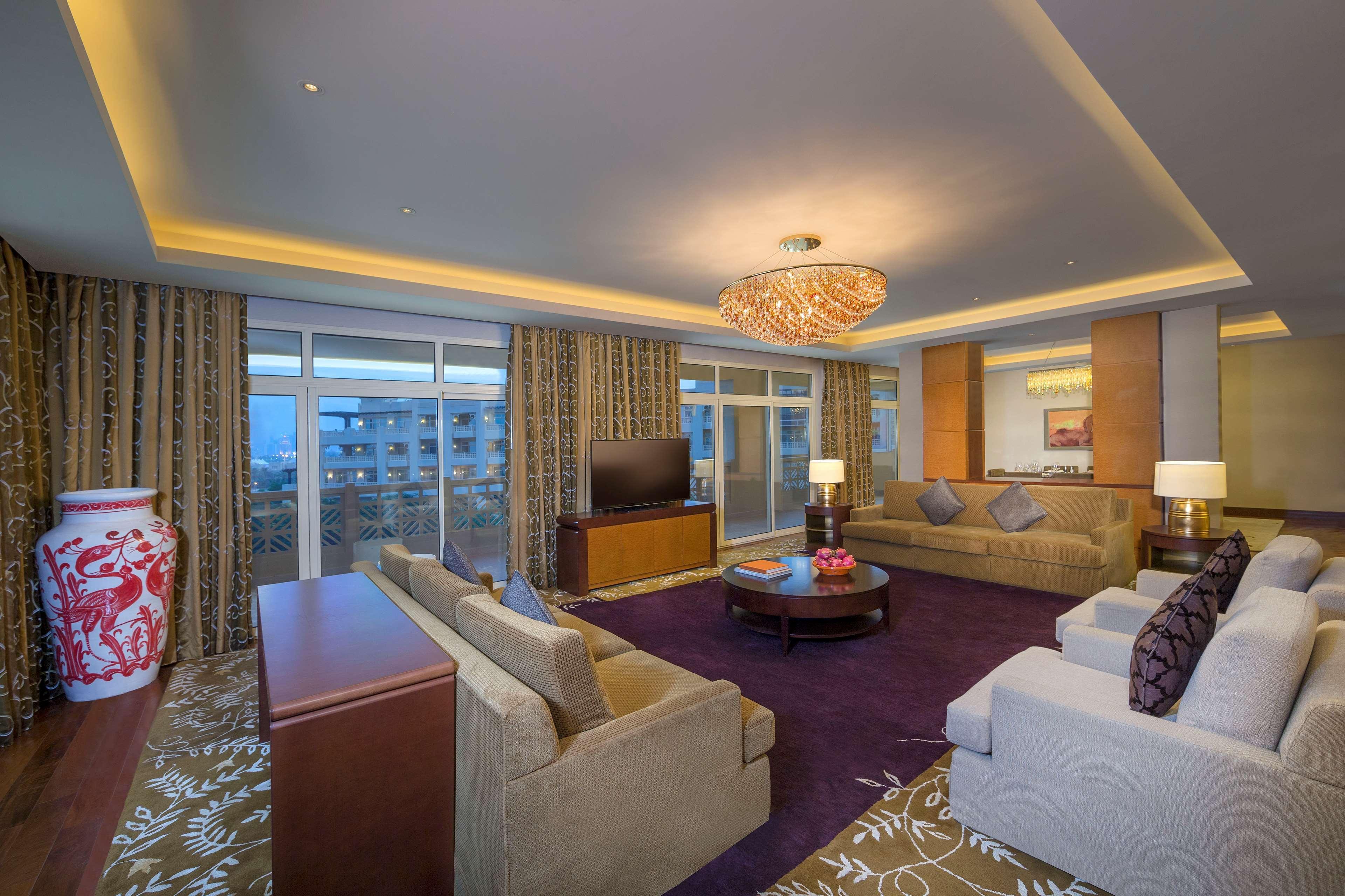 Grand Hyatt & 5*
