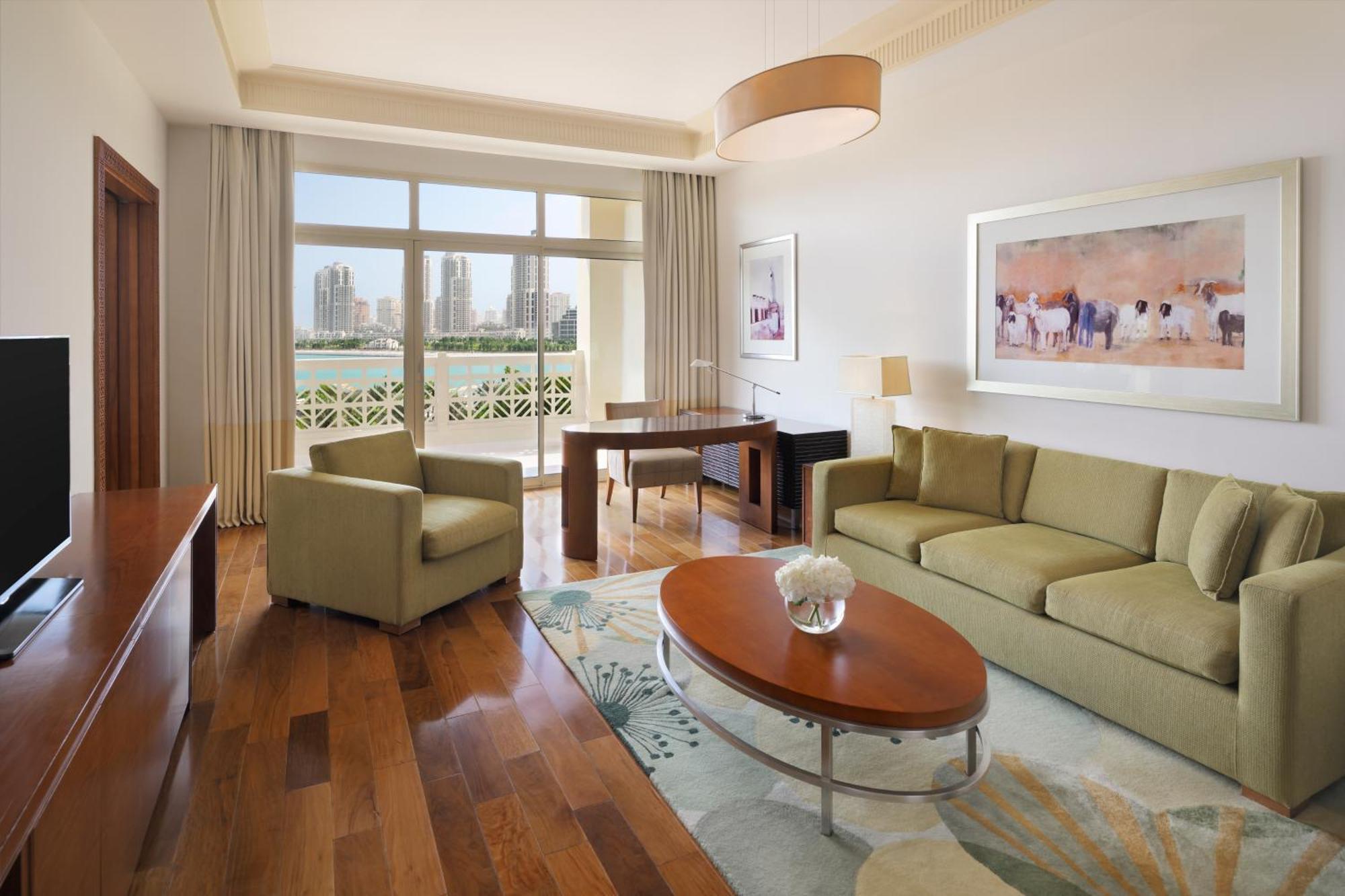 Grand Hyatt & Hotel