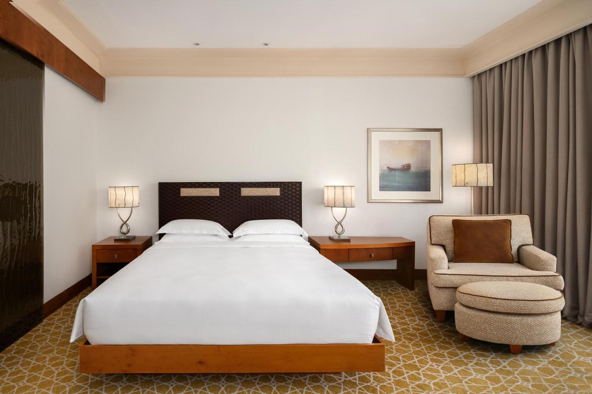 Grand Hyatt &